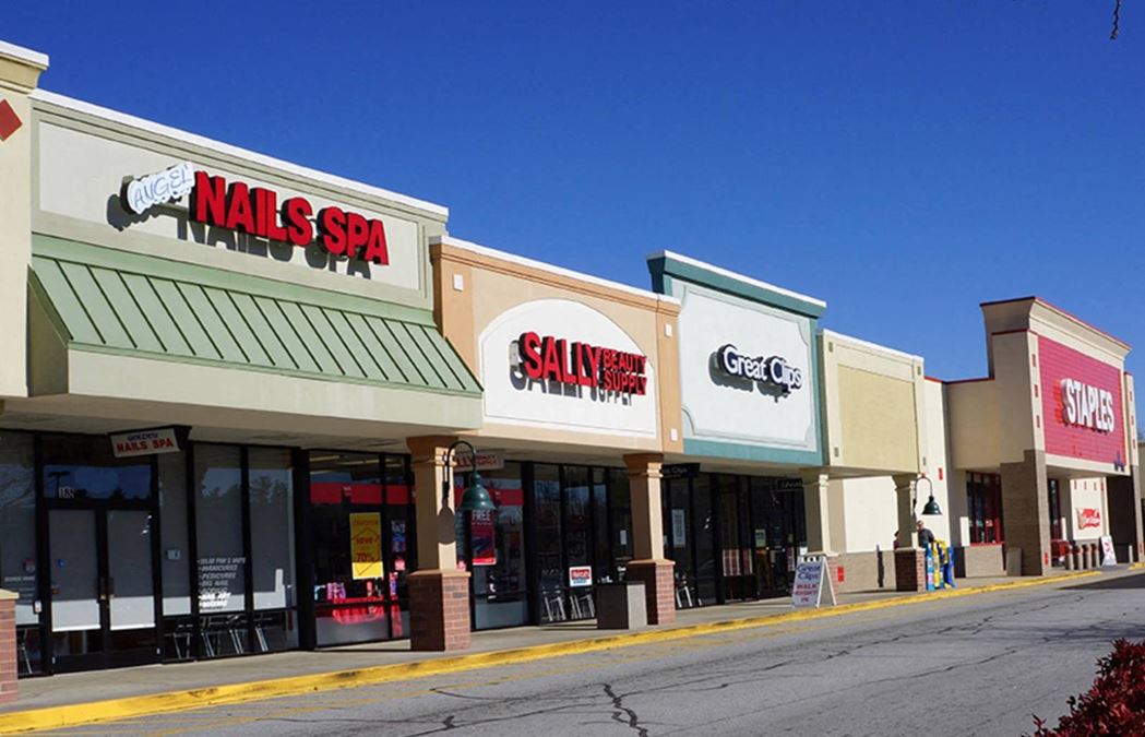 250 Highlands Square Drive, Hendersonville Retail Space For Lease